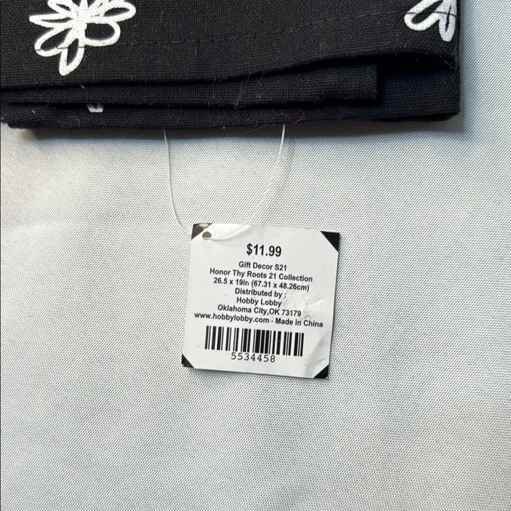 Floral Black kitchen flour sack towel, grandma quite, NWT